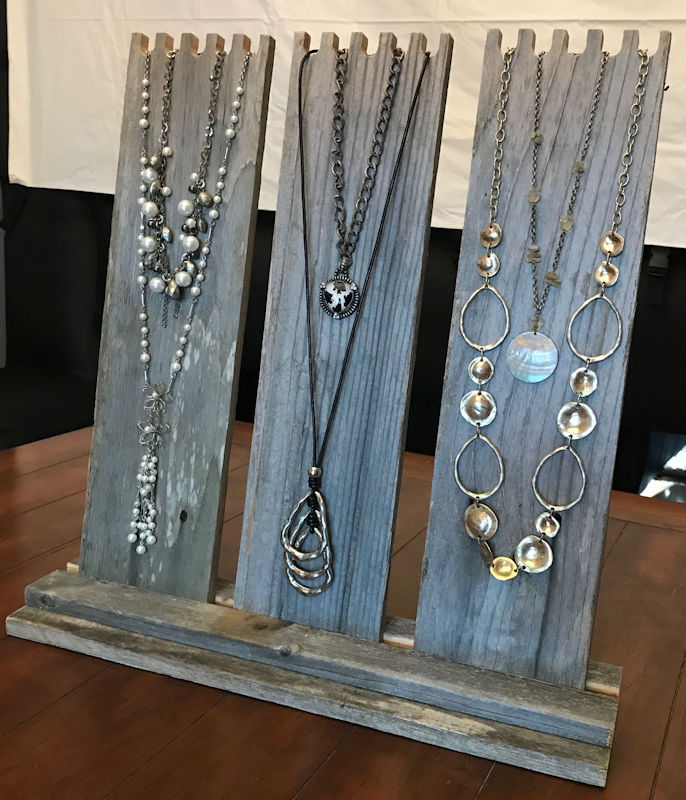 (image for) Multi-Necklace Display